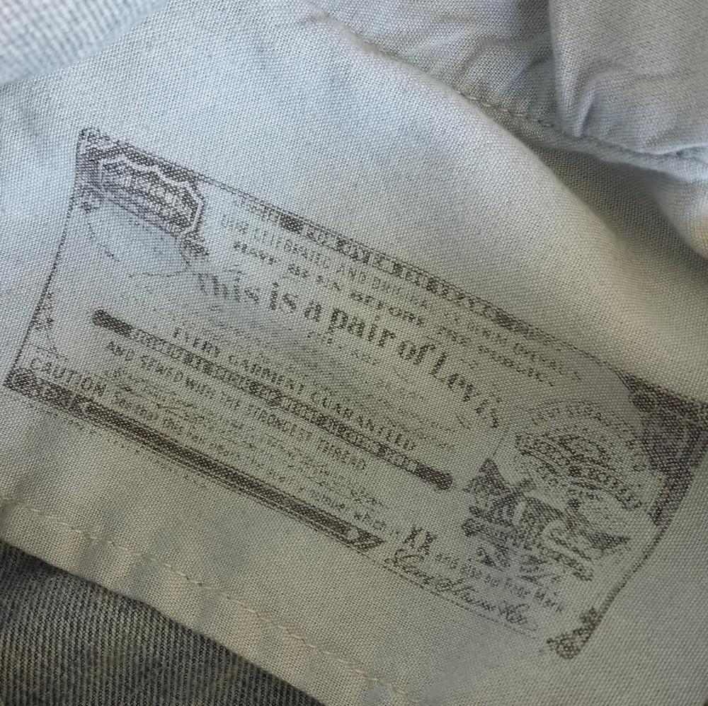 VINTAGE Levi's 501 Men's Button Fly Light Wash Blue Denim Jeans 38 x 30 Flawed - Picture 7 of 9